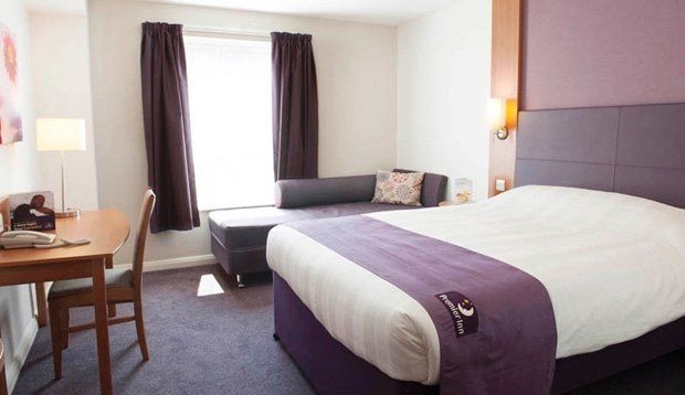 Premier Inn Huddersfield Central Exteriör bild